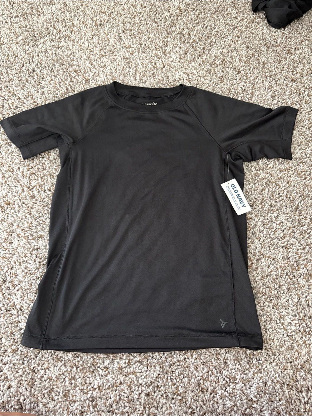 Old Navy Active boys Black Short-Sleeve Athletic Tee size 6-7 NWT
